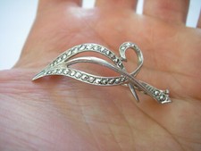 ancienne broche sertie de