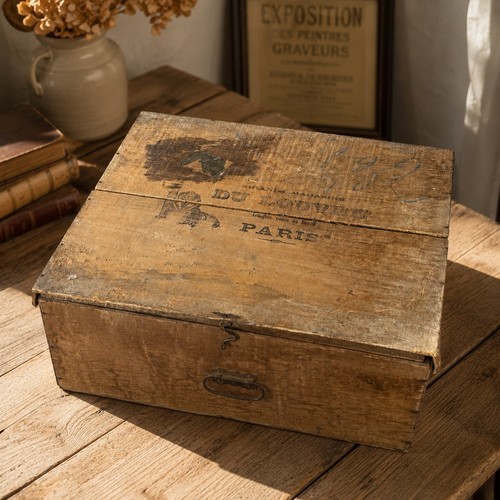 Boîte ancienne