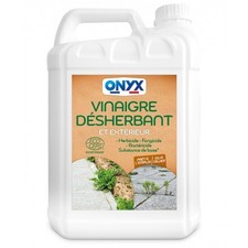 Vinaigre désherbant et