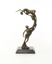 Sculpture d'un Jeune couple en bronze Art Nouveau d'après Aldo Vitaleh