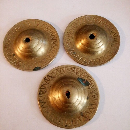 Trois coupelles pour lustre