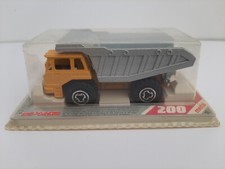 Camion benne de chantier BTP