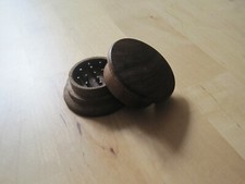 Petite boite en bois broyeur   tabac /herbes   broyeur hachoir