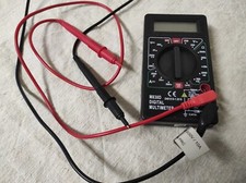 Multimètre digital M830D