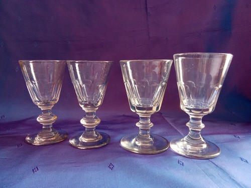 Quatre verres cave - verres,