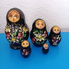MATRIOCHKA poupées Russes 5 pièces peintes fond noir