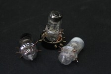 3 Pièces Ancienne Tube Röhre Valve Old Vintage + Socle