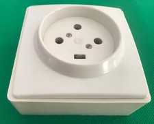 Legrand Prise 3 Pôles + Terre 20A  pose Saillie  (pas de trous dans le mur) NEUF