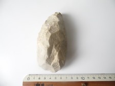 biface en silex 11,5x6x3,5 "acheuléen moyen" dévouvert en 1951 à Distré (49)