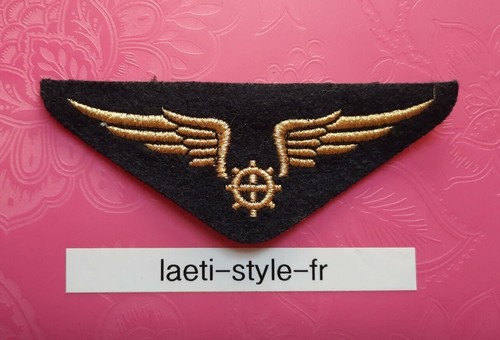 P8809 insigne poitrine - de,