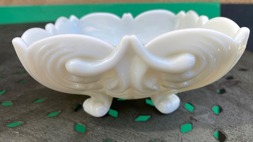 Bonbonniere opaline - , en