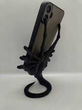 facehugger-inspired phone