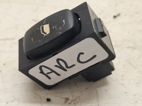 Bouton lève vitre arrière