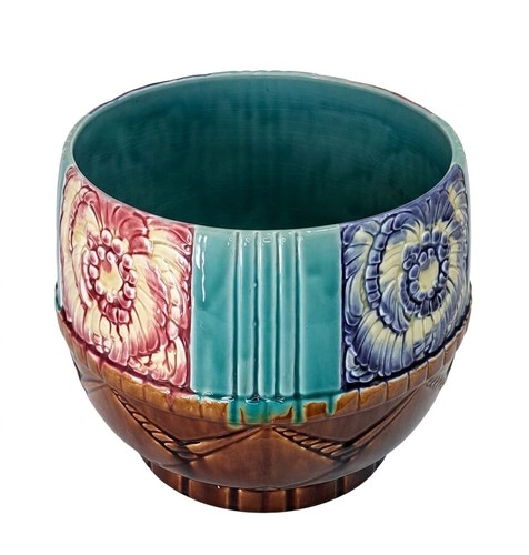 Grand cache pot - cache, art