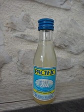 Mignonnette bouteille Pacific ricard 2 cl pleine en très bon état
