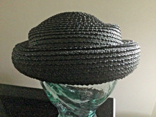 ANCIEN CHARMANT CHAPEAU