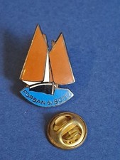 Pin's Pins Émaillé Bateau