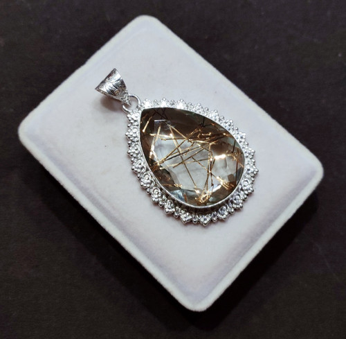 Pendentif pierre précieuse