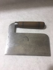 Hachoir Feuille De Tabac Herbe - Marqué « MUTZIG FRAMONT »