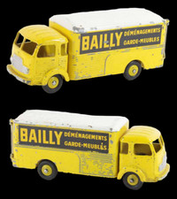 1 / 43 ème DINKY TOYS SIMCA CARGO BAILLY / jouet ancien