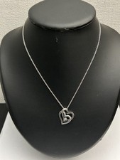 Très beau collier en argent