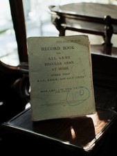 Vintage ancien livre militaire