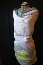 Orla Kiely.Merveilleux panneau motif placé gris mastic,bleu vert fluo