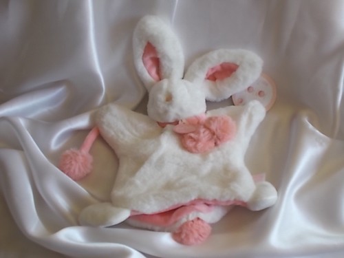 Doudou lapin pompon corail