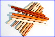 12 Lyra Stylos Crayons Copier