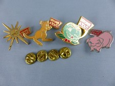 Lot de 4 PIN'S Réponse a tout