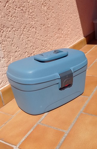 Vanity case - vanity,