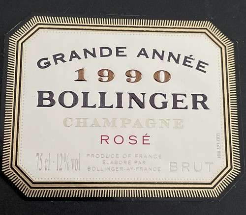 Une étiquette champagne - une,