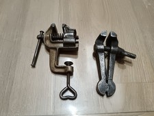 2 Anciens petits étau, 1 à main l'autre de table, bijoutier, métier de précision