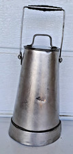 ANCIEN ET GRAND POT A LAIT  EN METAL  PAS COURANT