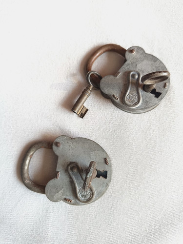Lot deux petits cadenas - petits,
