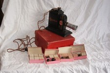 LANTERNE MAGIQUE DANS SA BOITE D'ORIGINE PATHE COCORICO