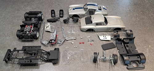 284 pièces détachées - -,