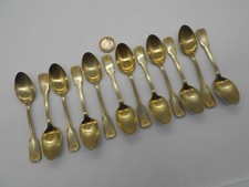 SUITE DE 12 CUILLERES A CAFE DESSERT MODELE COQUILLE VENDOME METAL ARGENTE DORE