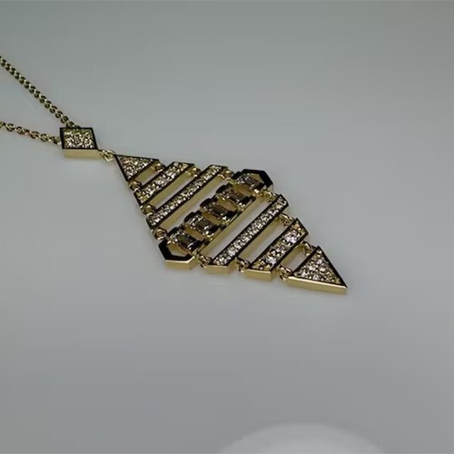 Bijou pendentif pyramide fait