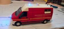 véhicules miniatures 1/43 pompiers Peugeot boxer vsab équipé leeds et sonore