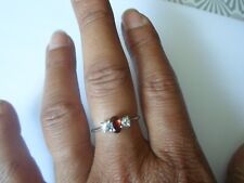 bague en argent massif, trio de pierres, zirconiums et grenat, t. 60