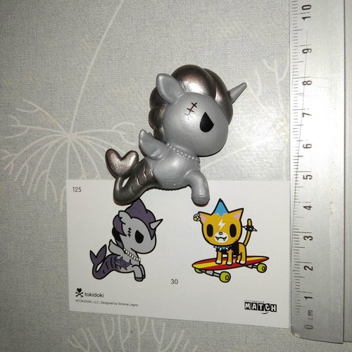 Art toy figurine - toy, premium