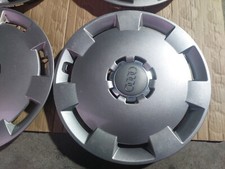 4 enjoliveurs d´origine Audi