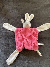 DOUDOU PLAT LAPIN PLUME ROSE