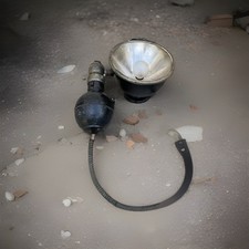 Phare Fouilleur   avec rétroviseur Automobile  TRÈS RARE .