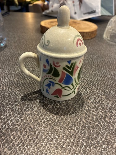 Tasse couverte faïence - couverte,