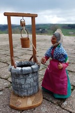 Santon Femme provençale au puits
