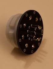 ADAPTATEUR NOVAL - OCTAL POUR LAMPEMETRE OU SUBSTITUTION DE TUBES