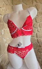 Ensemble de lingerie rouge