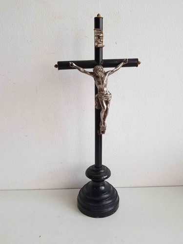 Crucifix style napoléon - style,